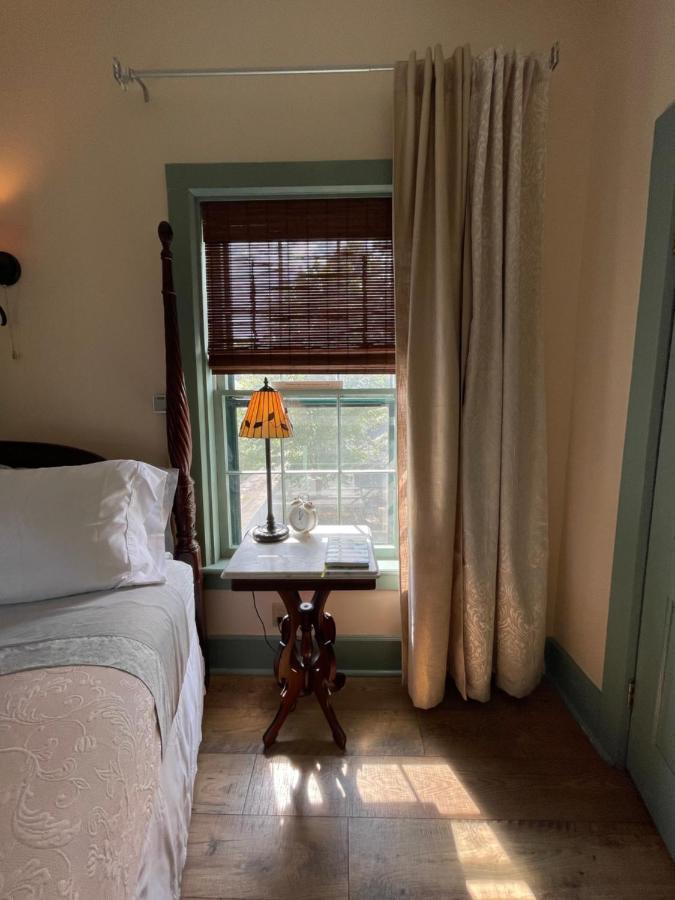 Carriage House Bed & Breakfast Bed and breakfast Winona