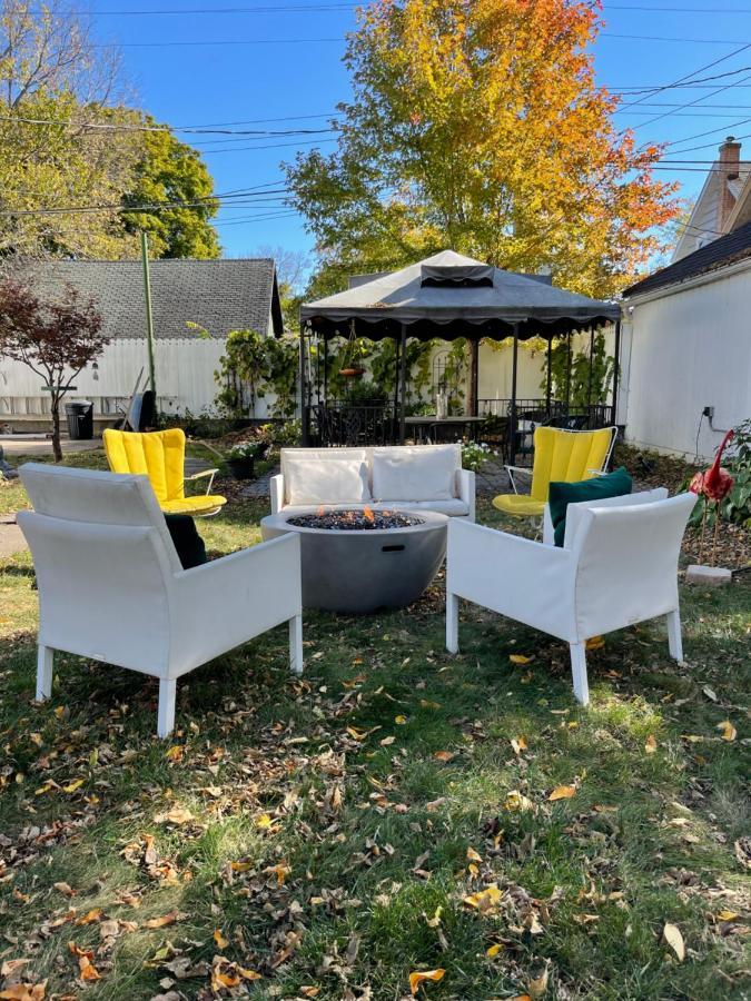 Carriage House Bed & Breakfast