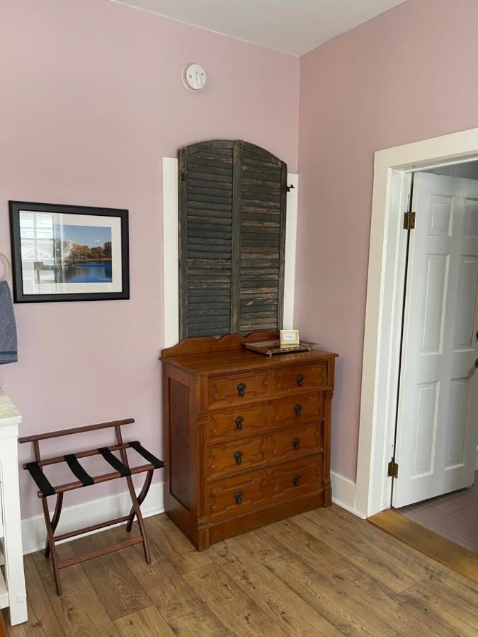 Bed & Breakfast Carriage House Bed & Breakfast 3*