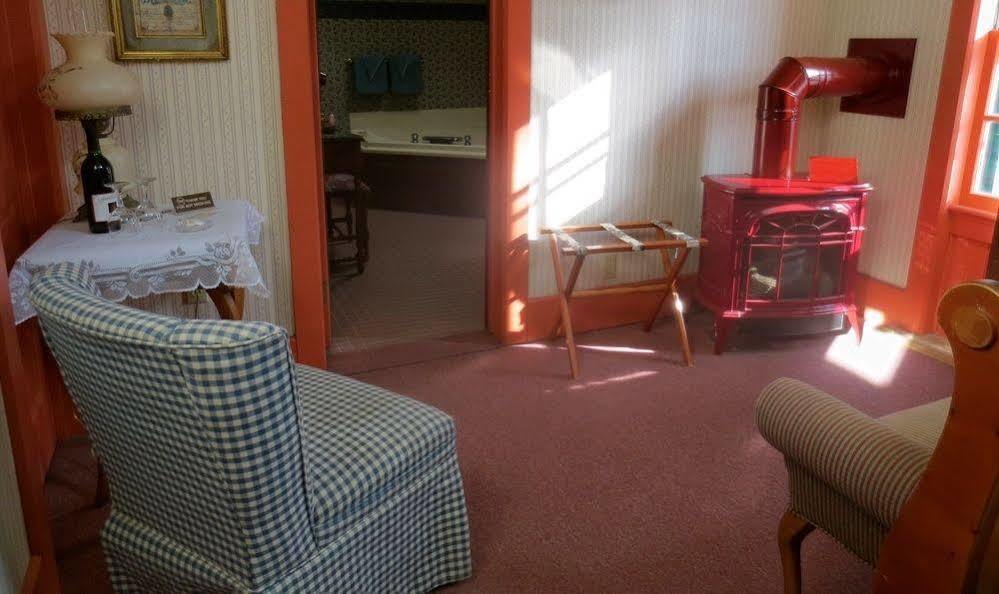 Bed & Breakfast Carriage House Bed & Breakfast 3*