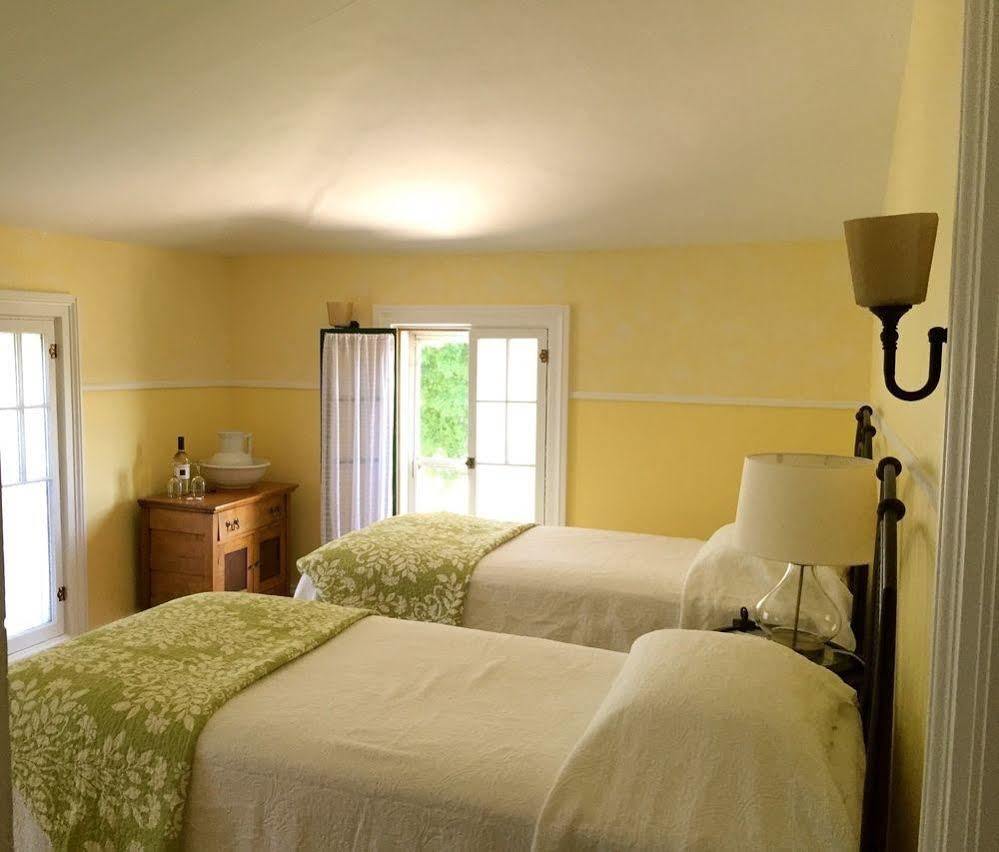 Bed & Breakfast Carriage House Bed & Breakfast